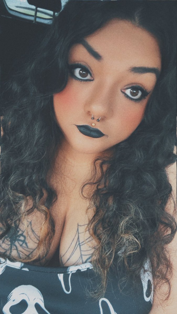 Spooky_Joleneee tweet media
