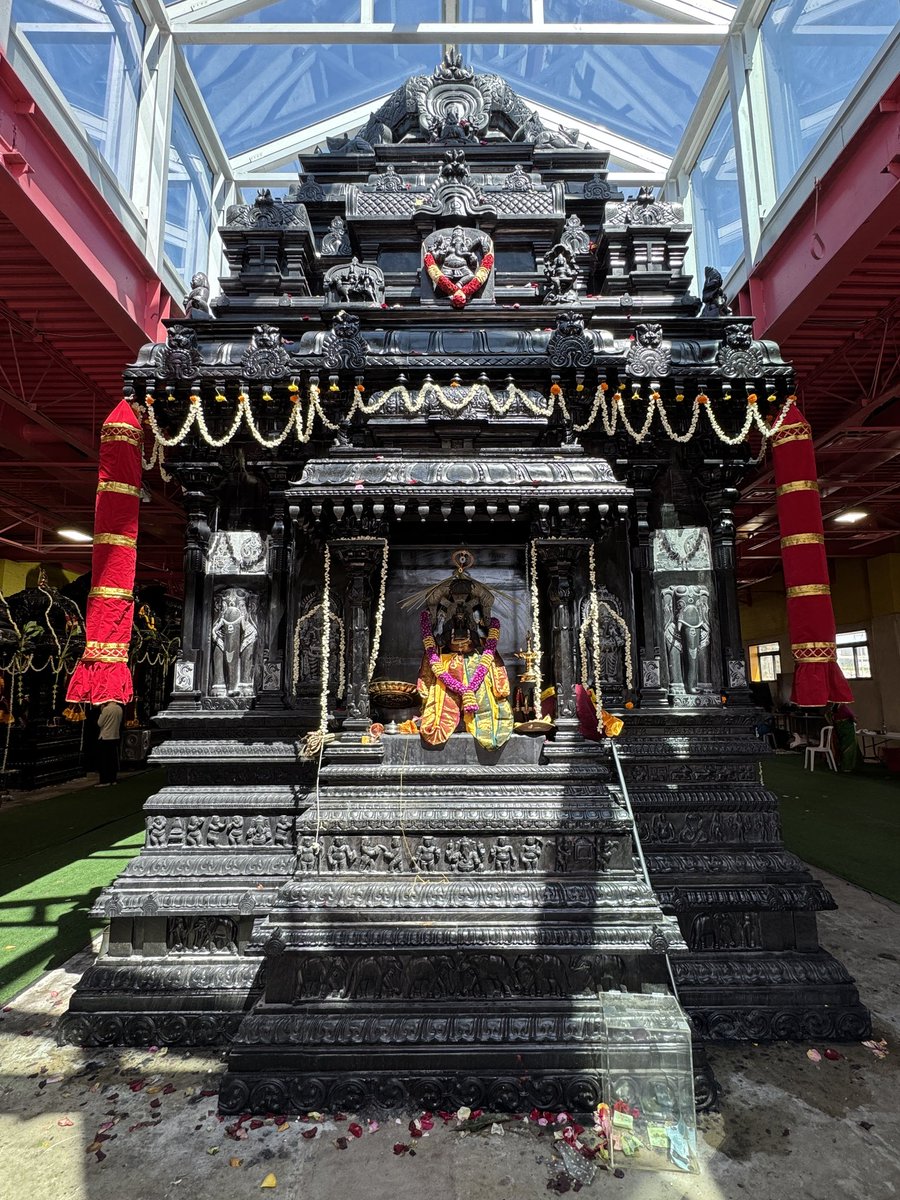 JeanYip3's tweet photo. Canada’s first traditional black granite natural stone Hindu temple was consecrated! Proud to join the community in celebrating this historic milestone at the Shri Varasiththi Vinaayagar Temple. 🙏
I delivered greetings on behalf of Prime Minister @MarkJCarney
For the last five years, skilled artisans in South India hand carved each stone before it was assembled here in Canada, creating a remarkable symbol of faith, devotion, and cultural heritage.
Thank you to all those whose dedication and generosity made this vision a reality.

#ScarboroughAgincourt