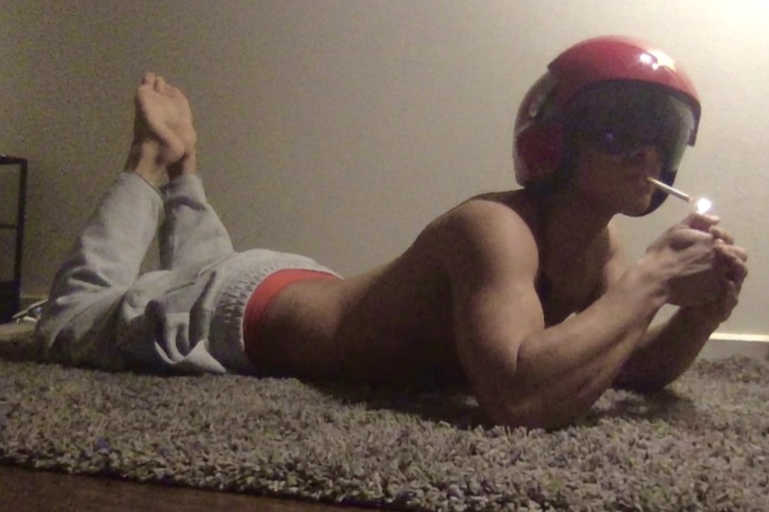 playboylew's tweet photo. Found this cool helmet lololol ⭐️♥️ https://t.co/eEnILMLbOF