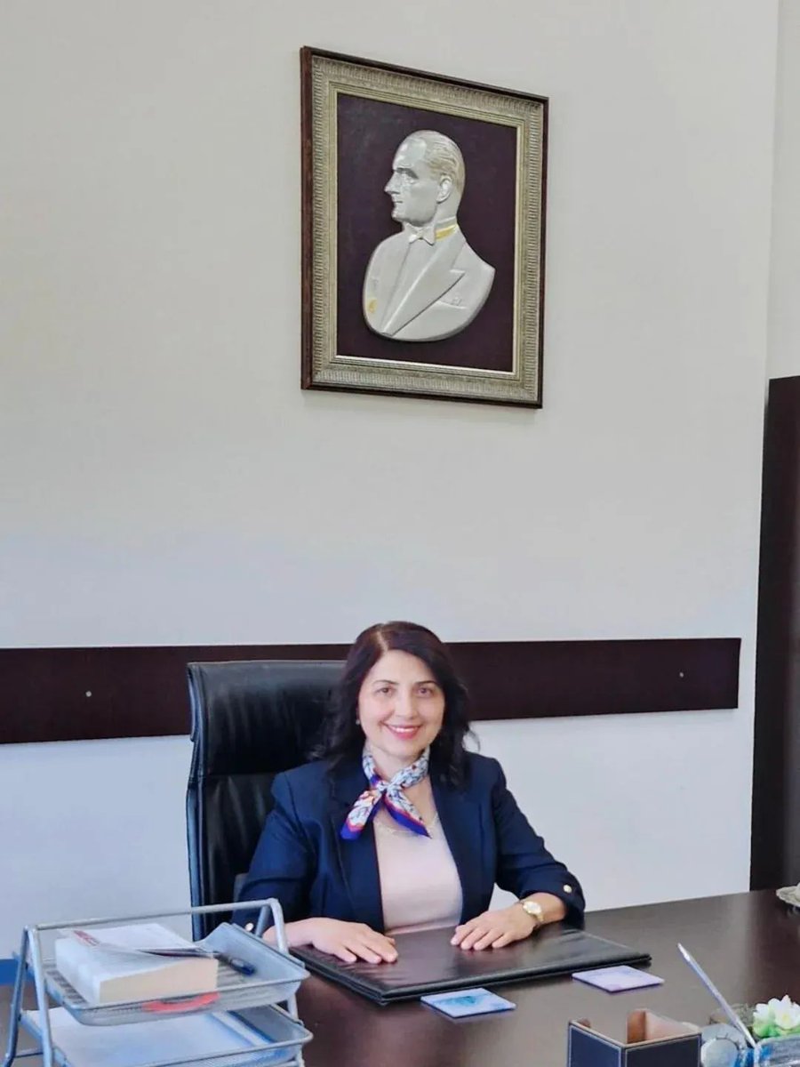 TugbaYanparY's tweet photo. Canım Ailem, Değerli Meslektaşlarım, Kıymetli  Arkadaşlarım ve Sevgili Öğrencilerim  Kurban Bayramımızı yürekten kutluyorum. Sağlıklı ve mutlu nice güzel bayramlar dilerim💐🧿 https://t.co/tC6IoKeMsi