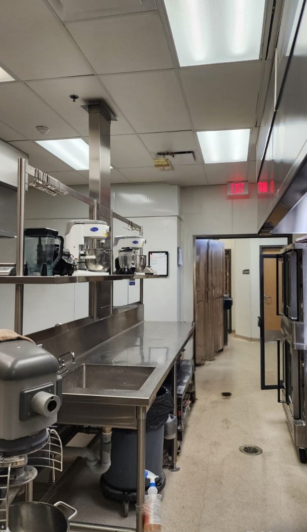 EFSCleanCalgary's tweet photo. School's Out, Deep Cleaning is In! 🍎🧹

✅ Certified Kitchen Hood &amp; Equipment Cleaning:
✅ Deep Floor Cleaning
✅ High-Reach Dusting
✅ Eco-Friendly Practices🌿

Schedule early! : 🔗https://t.co/iWslwk6hB7

#calgaryeducation #calgaryschools #commercialcleaningcalgary https://t.co/wWO35NsK65