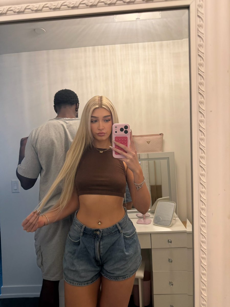PRINCESS CHLOE tweet media