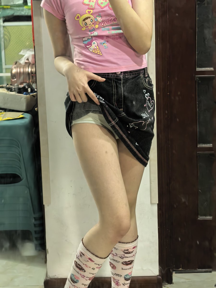 BarberaGre3000's tweet photo. 喵喵喵～
遮遮掩掩才是美～ https://t.co/cFUppMUDEG