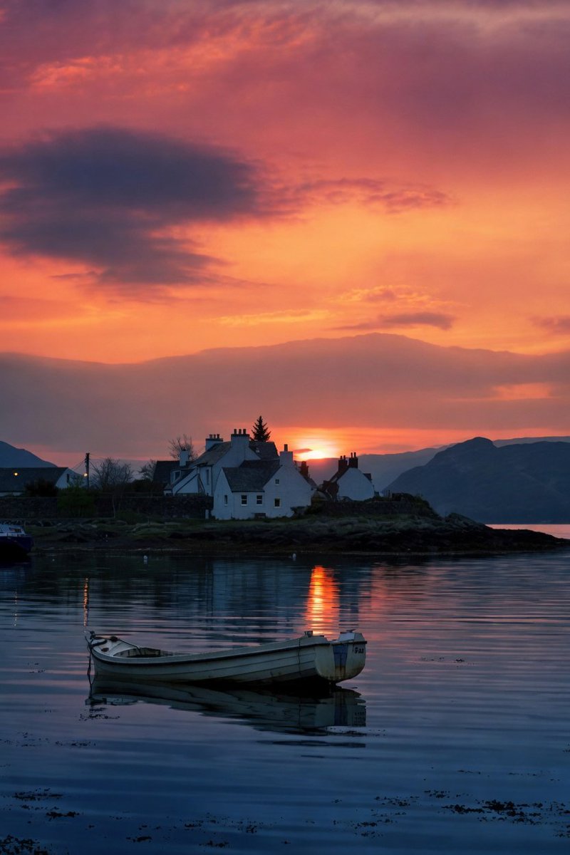 BarssFreddie's tweet photo. Gorgeous Plockton ,a Beauty of Scotland . 🏴󠁧󠁢󠁳󠁣󠁴󠁿 https://t.co/VinTavwVcr