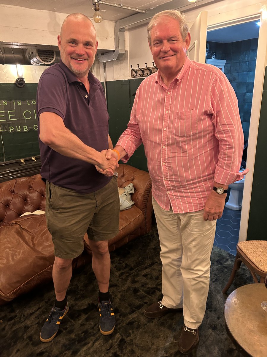 joncraig's tweet photo. Pleasure to meet @almurray again (I interviewed him in Downing St on VE Day last year) after his brilliant @bananacabaret show in Balham in aid of @finleystouch charity for families of children with cancer. https://t.co/vrdowbYofb