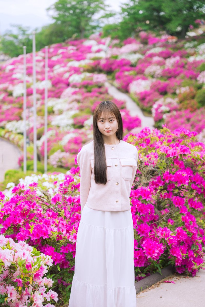 ryomaro_photo's tweet photo. 2026年撮影
モデル：あゆさん
@ayuohtsu 

ツツジの小径

#ポートレート
#portrait https://t.co/GH5uJzR2FG