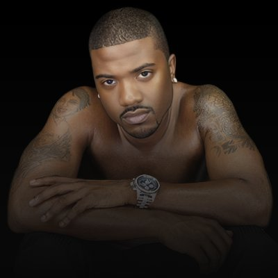 InternetH0F's tweet photo. Ray J hospitalized after being knocked out by Supa Hot Fire https://t.co/Jkz6mhKtct