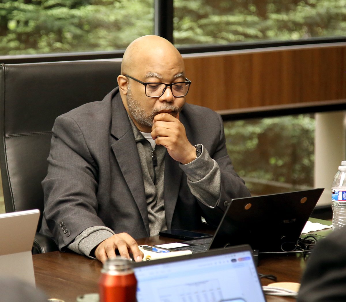 BLET's tweet photo. During the Advisory Board meeting, President Wallace and the assembled Vice Presidents discussed a number of strategic initiatives to advance the interests of BLET members on a national scope. Also, the Vice Presidents gave reports on their various assignments. (2/2) https://t.co/gYidIj5MHA