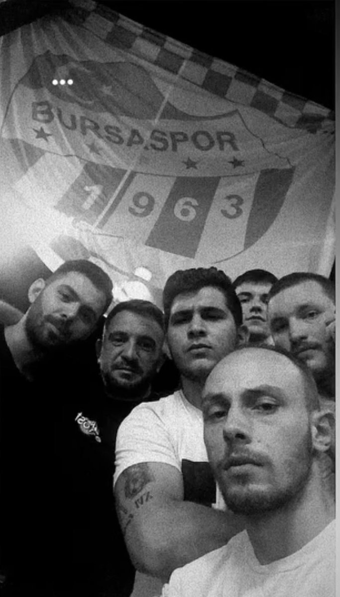 oktayomeroglu's tweet photo. Ne ihtiyacımız ne derdimiz olsa sıkıntı yok bolum hallederiz derdi hiçbir zaman hiçbir kardeşini eksik bırakmadı biz senden razıyız biliyorum ki sende kardeşlerinden razısın Toprak seni incitmesin Rabbim mekanını cennet eylesin ABİ . https://t.co/NUOR8Z5PnI