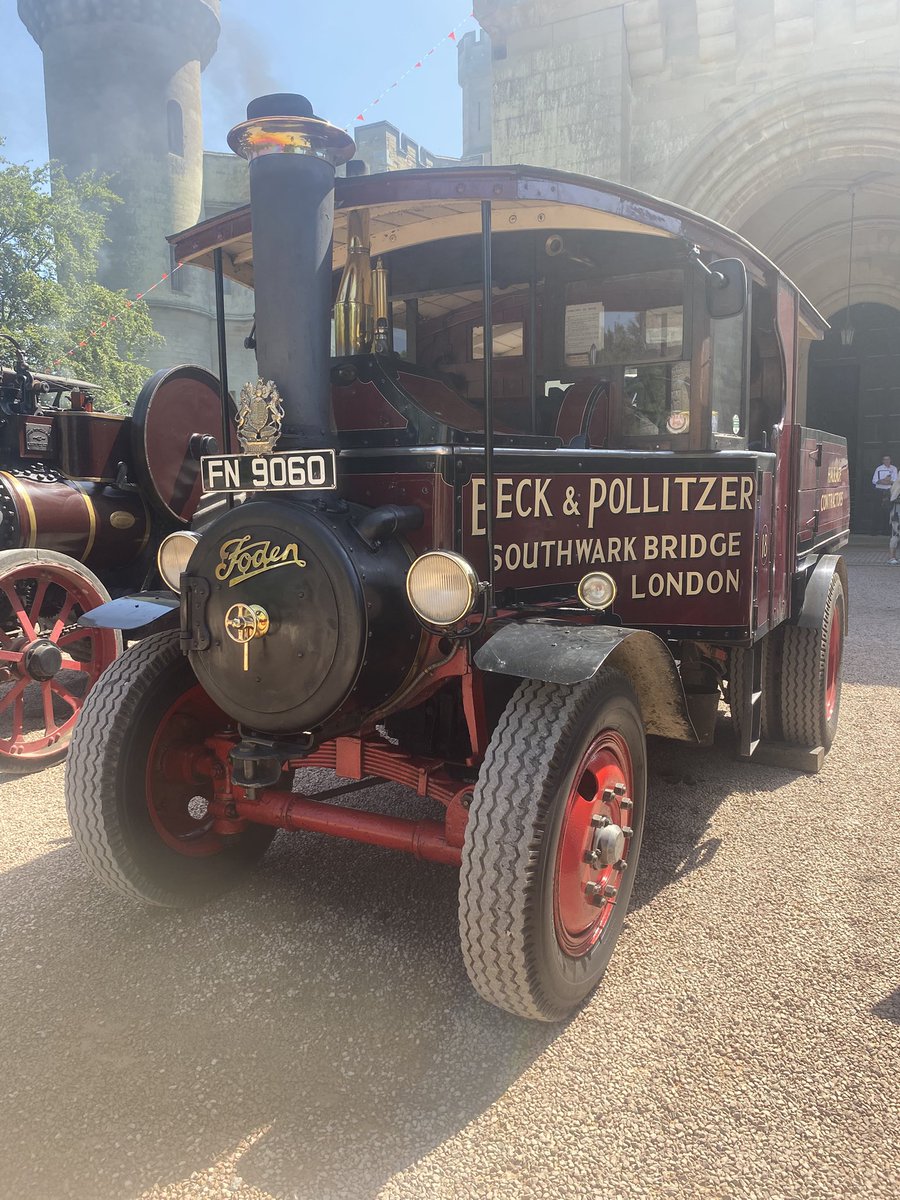 westcountrybird's tweet photo. Good night Twitter chums. Sleep as well as you can in this heat.  
Some photos from the #SteamRally yesterday at #EastnorCastle https://t.co/O7QU6ZM6Sq