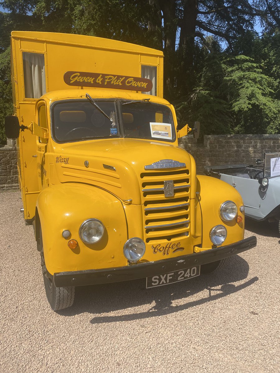 westcountrybird's tweet photo. Good night Twitter chums. Sleep as well as you can in this heat.  
Some photos from the #SteamRally yesterday at #EastnorCastle https://t.co/O7QU6ZM6Sq