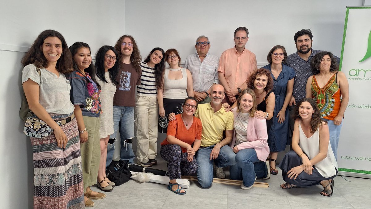 Pilar_Serrano_G's tweet photo. Muchas emociones al pasar a presidenta saliente de @amasap y dar el testigo a Lucía Martínez Manrique. Gracias a Fernando García, a MA Royo, a @jseguradelpozo por la oportunidad y a toda la comunidad de AMaSaP por la confianza. Seguiremos trabajando por la salud pública ✊🏾💪🏾💪🏾 https://t.co/0y3A47ebQS