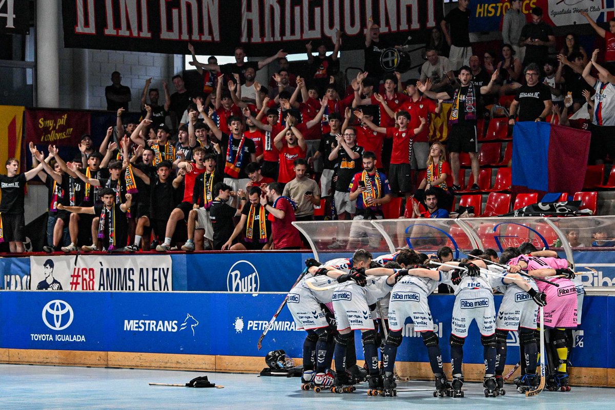 IgualadaHC's tweet photo. Pavelló Les Comes.

Un dimarts al vespre.

Gairebé 1.000 persones.

No tothom ho pot dir.

😉💙❤️ https://t.co/KHHlGxGq1s