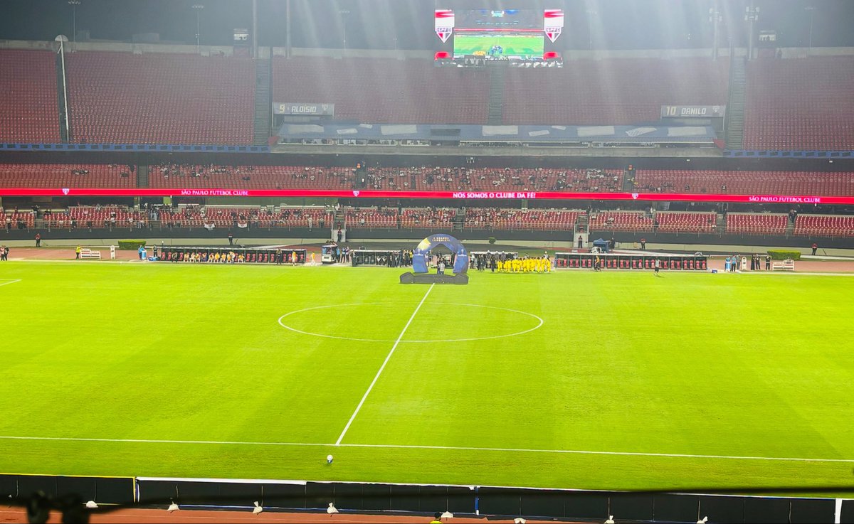silvapcaique's tweet photo. Faltando 10 minutos para a bola rolar, o MorumBIS está assim. Apenas 12 mil ingressos foram vendidos na última atualização que recebi. São Paulo recebe o já eliminado Boston River pela Sulamericana. https://t.co/1VPnFX0hHa