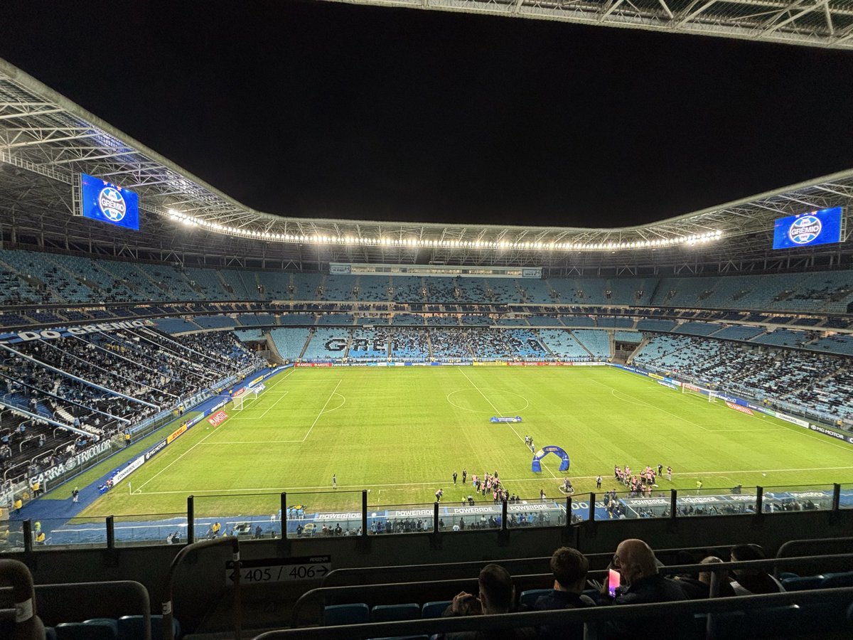 arnoledo's tweet photo. @amumugremista @Gremistao1903 Tá fraco de público. https://t.co/WpB43E50sQ