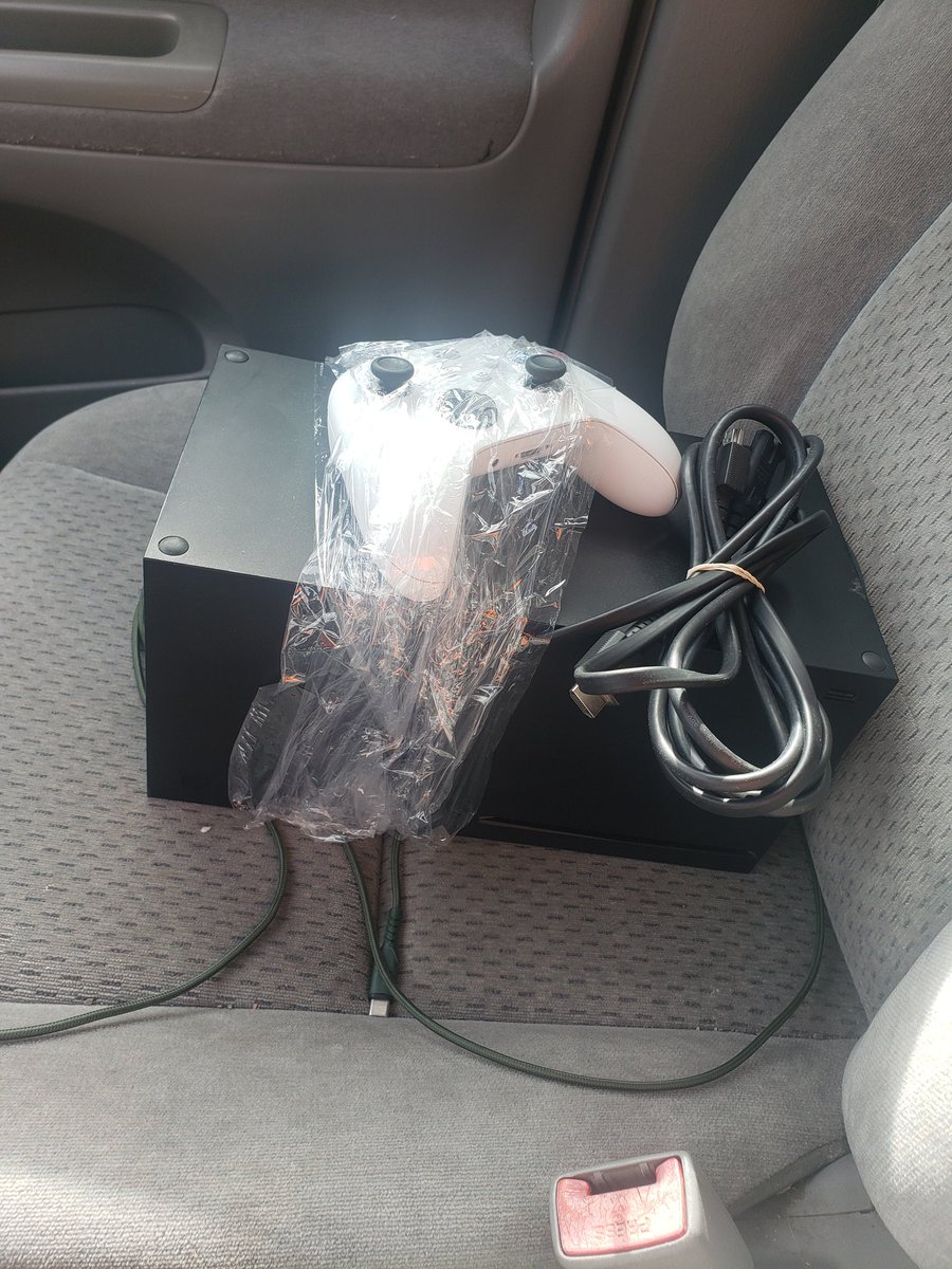 MilkshakeFPS's tweet photo. So, with PCs being played on LAN, there is now absolutely no reason to keep this Xbox. It's served me well, but its time to sell it for the greater good. https://t.co/F8bdMOSWlq