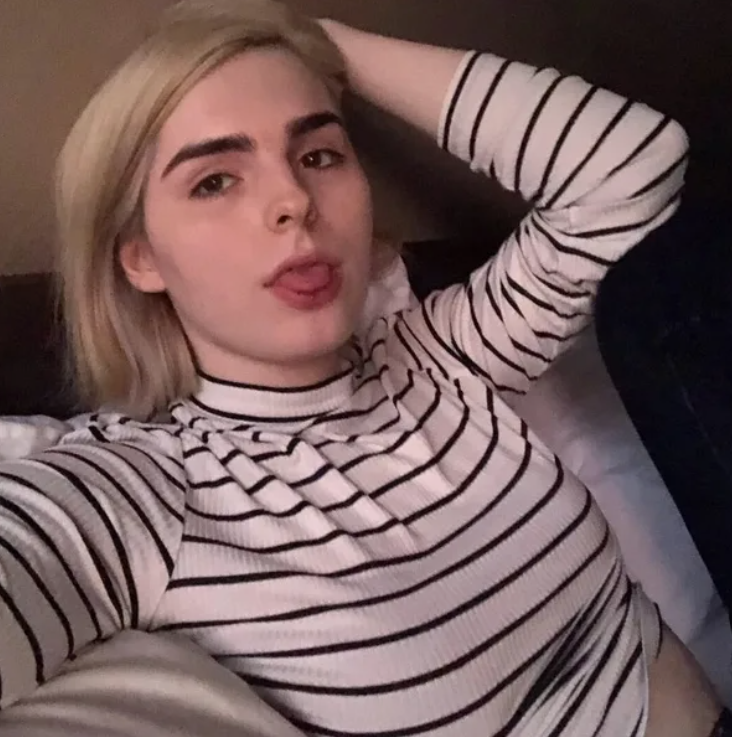 Ella Hollywood tweet media