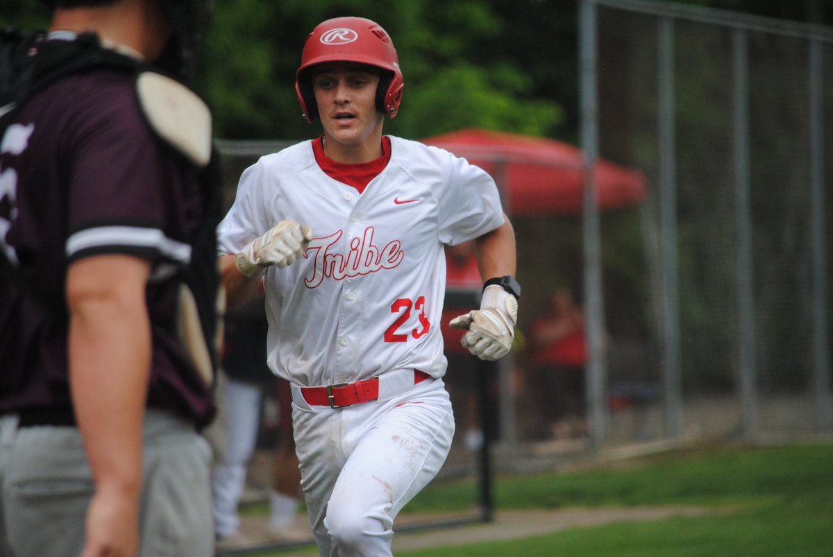 TheReportOhio's tweet photo. Beckett Clemmons and Justin Hembree each lace two-RBI base knocks and Fairfield leads Lebanon 6-1 heading into the top of three @fairfield_tribe @LebanonBase https://t.co/WewL08UITF