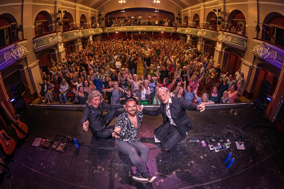wetwetwetuk's tweet photo. THANK YOU ILKLEY - YOU WERE ICONIC!!!
- great to be in West Yorkshire during our UK acoustic tour 🙏🙏🙏

#WetWetWet #WetsOnTour #WetWetWetLive #WWWAcousticTour #WWWLiveAcoustic https://t.co/GNZPkm7YKd