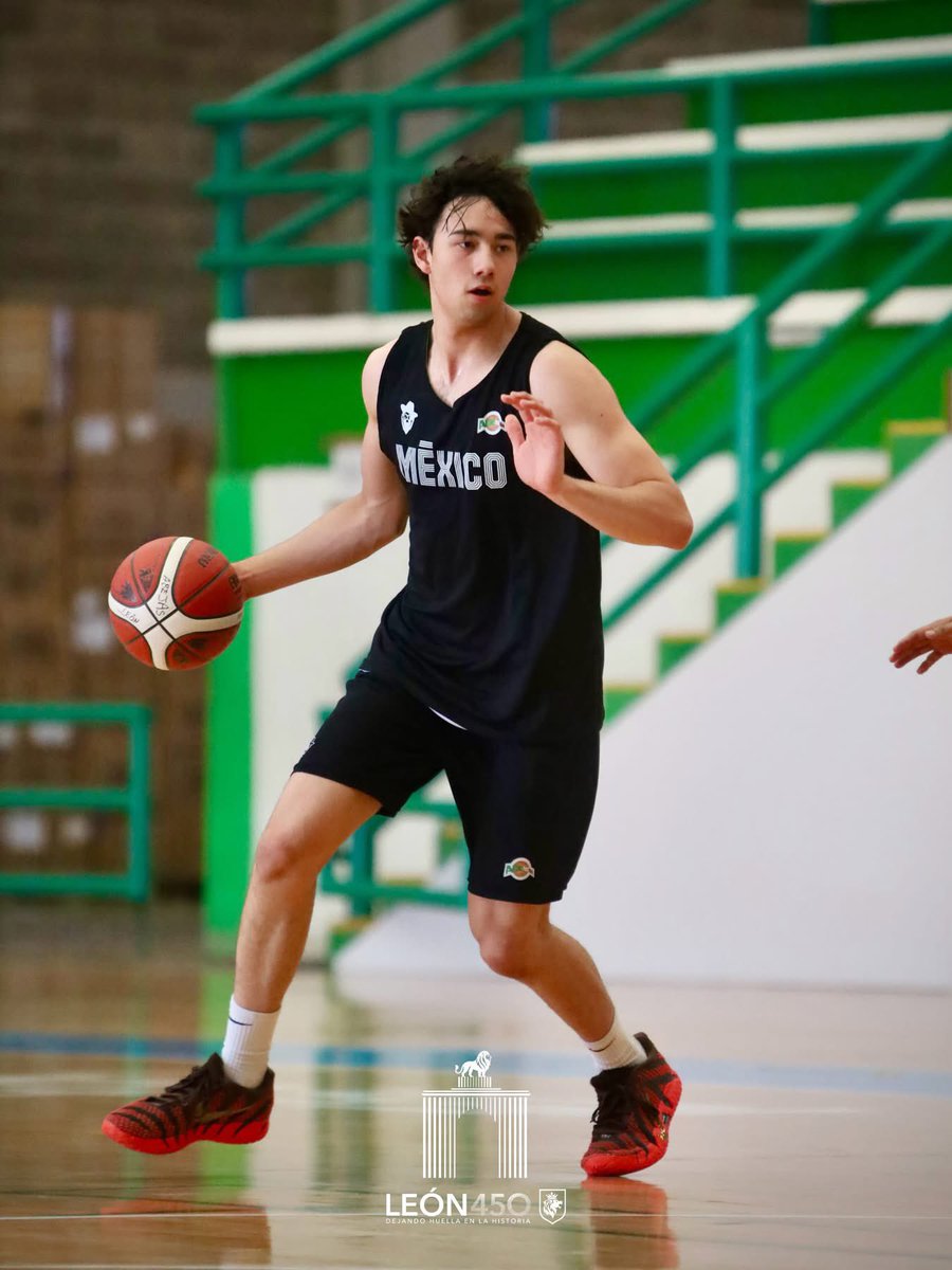 mexbasquet's tweet photo. #MexBasquet 🇲🇽🏀 ¡Inicia la concentración para la @AmeriCup U18! 

Los seleccionados mexicanos, convocados para la competencia continental, empezaron a llegar a León el lunes por la noche. 

📸 Cortesía @ComudeLeon https://t.co/vMVp71C4ha