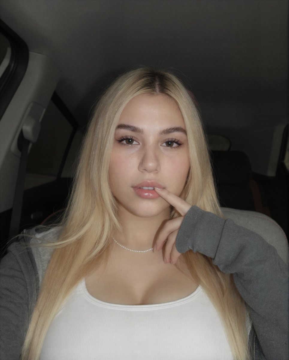 Zoe tweet media