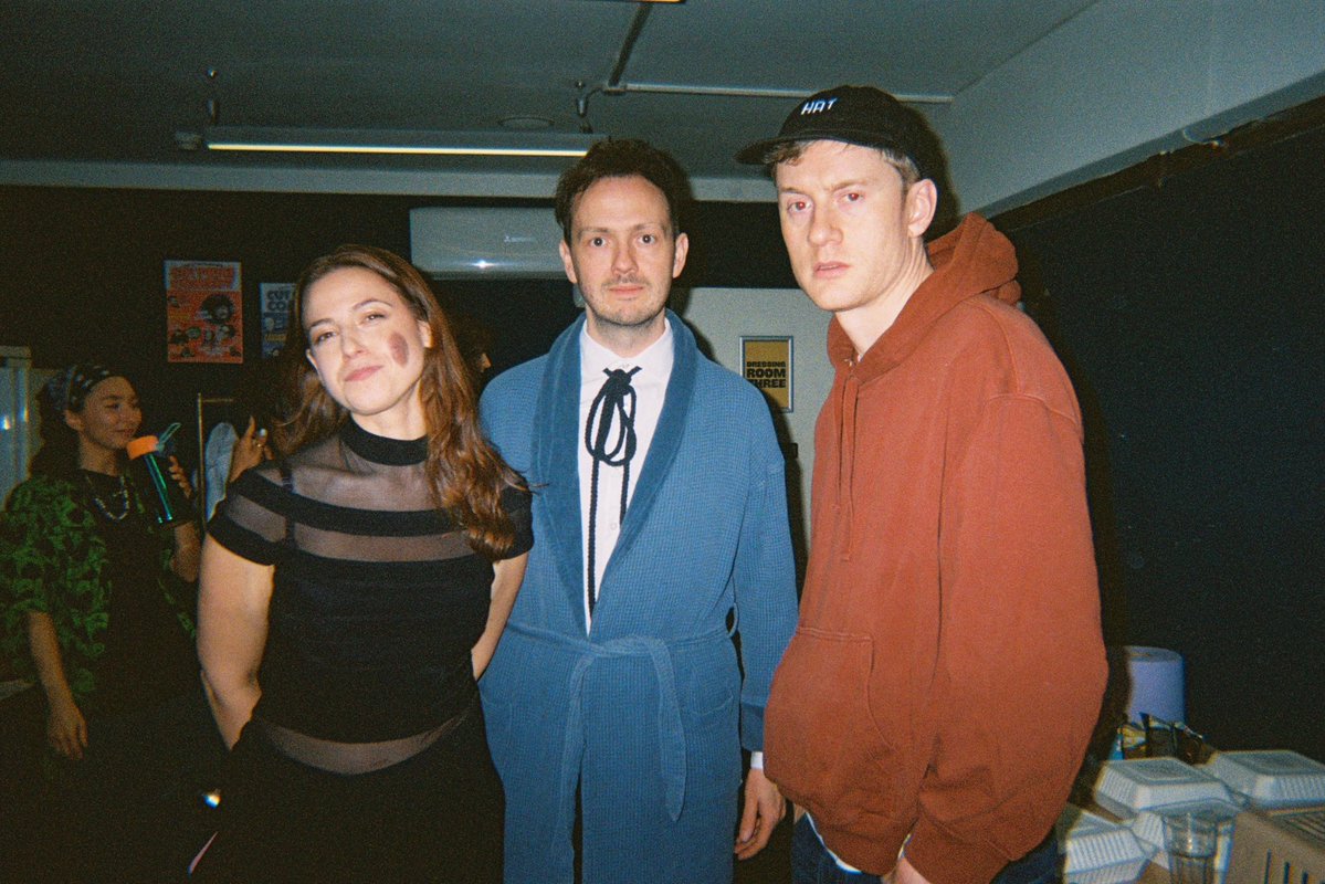 AcasterUpdates's tweet photo. 📸 | James with Stuart Laws &amp; Chloe Radcliffe at 'Stuart Laws as Michael Caine Saying Never for One Hour' (6th March)

via Stuart Laws's mailing list https://t.co/Kkhc7MYWMf