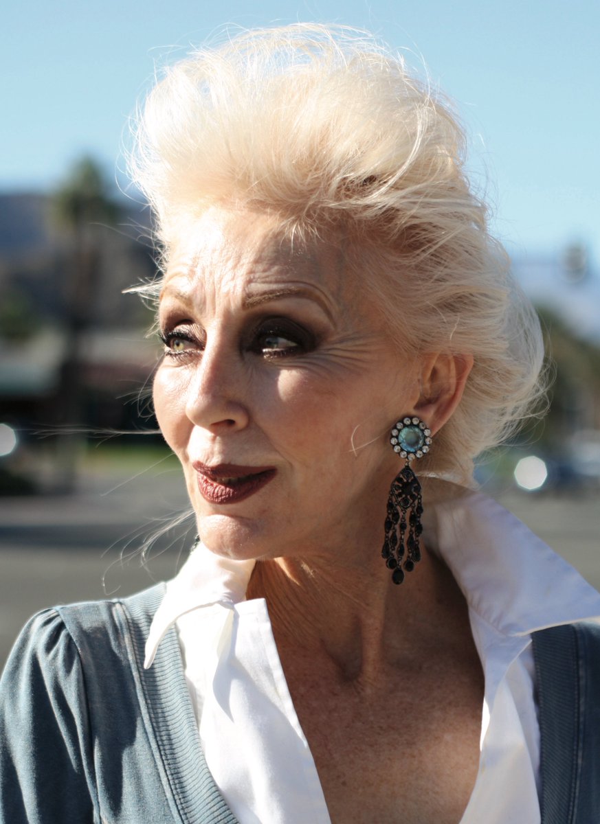 powerHouseBooks's tweet photo. Advanced Style is Ari Seth Cohen’s blog-based-ode to the confidence, beauty, and fashion that can only be achieved through the experience of a life lived glamorously. It is a collection of street fashion unlike any seen before in the world’s most stylish locales. https://t.co/XgytLS3aYR