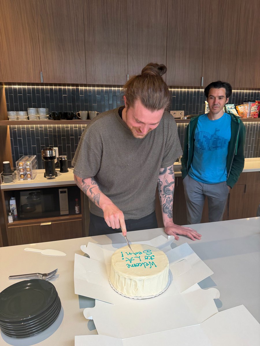 frame_payments's tweet photo. Things move fast at Frame. One minute you're interviewing, the next you're loading up the Rivian and heading to LA. Welcome, Sean Winner. https://t.co/lPxStcQDxn