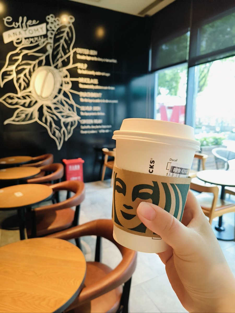 JasonBullion5's tweet photo. "A quick chat with a stranger at the café turned into a 20-minute convo about our favorite indie bands—love these unplanned, warm little moments!  #RandomKindness"， https://t.co/cwJOaRSwL7