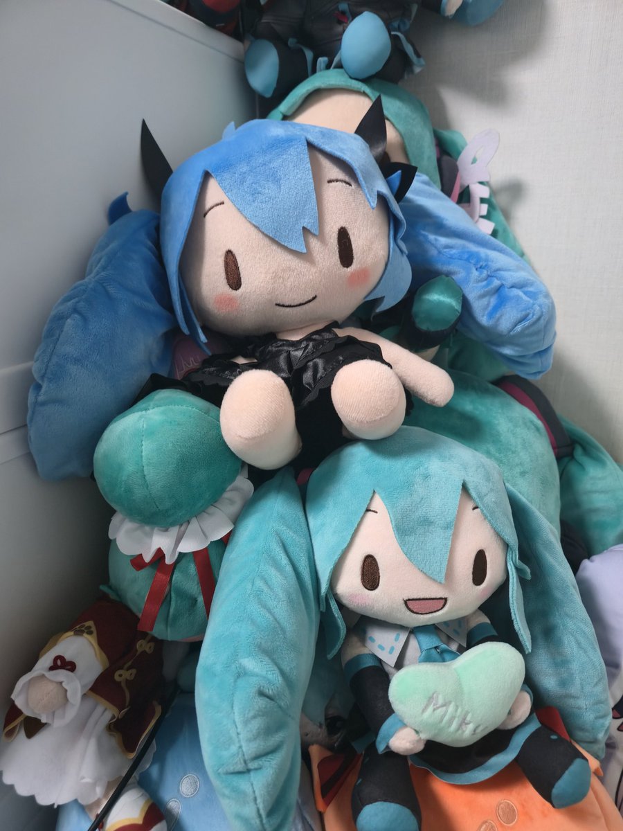 こもれび tweet media