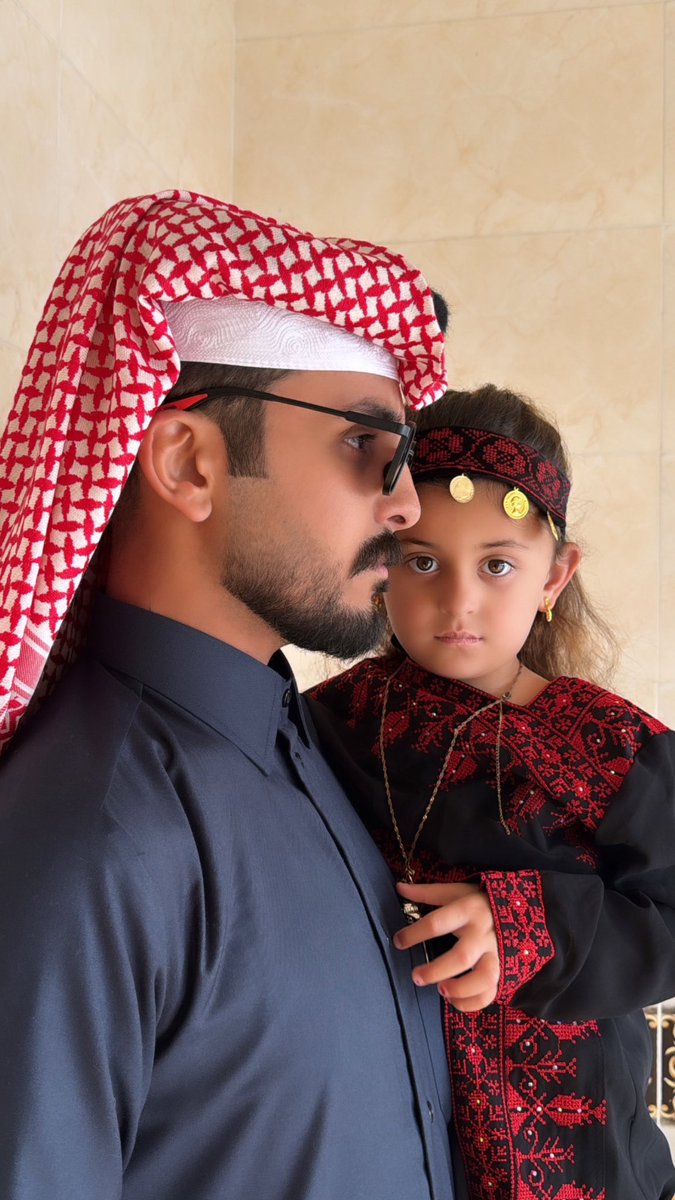 b77vz's tweet photo. عيدكم مبارك .. وعساكم من عواده 🤍 https://t.co/DN6ofwcGvE