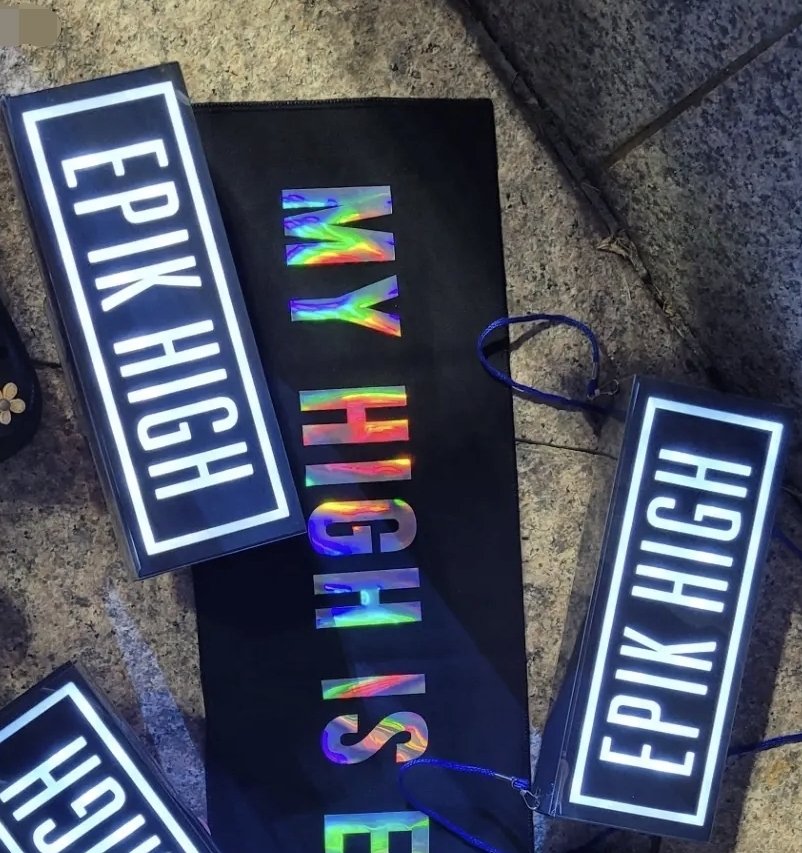 my_high_is's tweet photo. <에픽하이 LED 피켓 구매폼>

* 사이즈 : 25*9.5*4cm
* AA 건전지 3개 포함한 무게 : 250g
* 목에 걸 수 있는 줄 포함
* 가격 : 19,000원 (배송비 별도 4천원)
추가 사진들은 아래 구매폼에서 확인가능!
✨️ 구매 폼 : https://t.co/g0j0Efiw5U
❓️ 질문 : DM or 스핀 https://t.co/hwW7AGvxMv https://t.co/jf4lLvZwCO