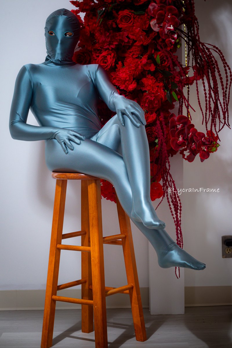 patrioticgifts's tweet photo. More of Elle in the glossy zentai! color is greyish blue!
#zentai #encase #encasements #encasement #suits #suit #zentaimodels #model #hollywood #asia #hawaii #anime #encasedmodels https://t.co/XMCa9mRGNq