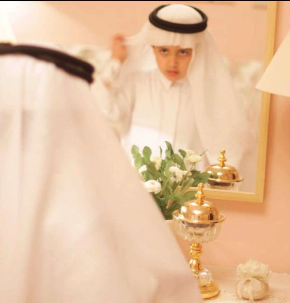 elegantlady_77's tweet photo. لأول مره أعيّد وحيده دون قطعة من قلبي أراها ثلاث أرباع الدنيا .. نواف القلب والروح عيده في جزيرة بالي .. وأنا في الرياض أتمالك نفسي وكأني لا أُبالي ! 

عيدٌ بِأَيَّةِ حالٍ عُدتَ يا عيدُ
بِما مَضى أَم بِأَمرٍ فيكَ تَجديدُ..! https://t.co/qtdOWIfbbN