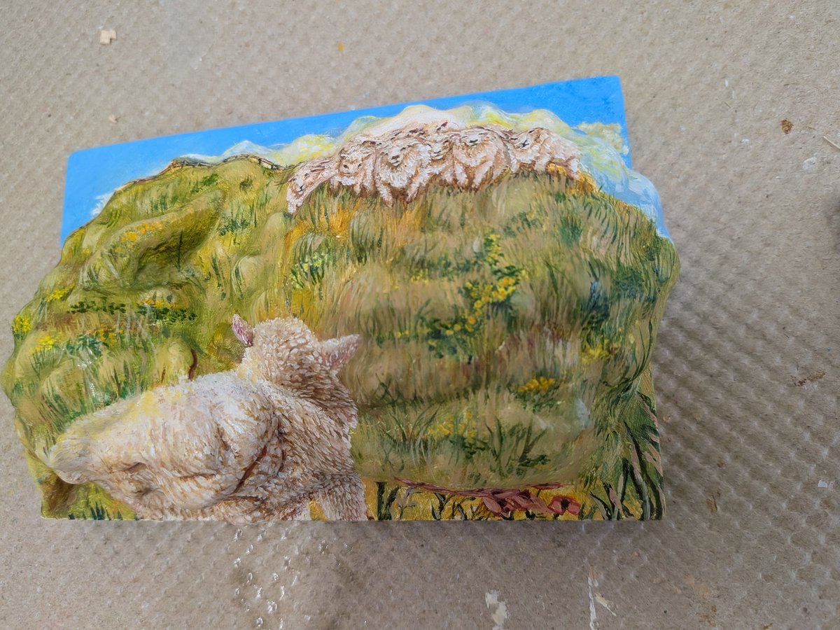 HARUNO_tsuchiya's tweet photo. 浪人時代【絵では食ってけねーよ】と散々ご近所のおじさんとかに言われたけれどもその絵の力で大学に入ると途端に【あー応援した甲斐があったよ】みたいなことを言い出すんです
だからね、夢を追うと決めたなら自分で考えて自分で決めて自分で進むしかないですよ
貴方の絵は良い作品のはずですから https://t.co/COnU2KAlBk