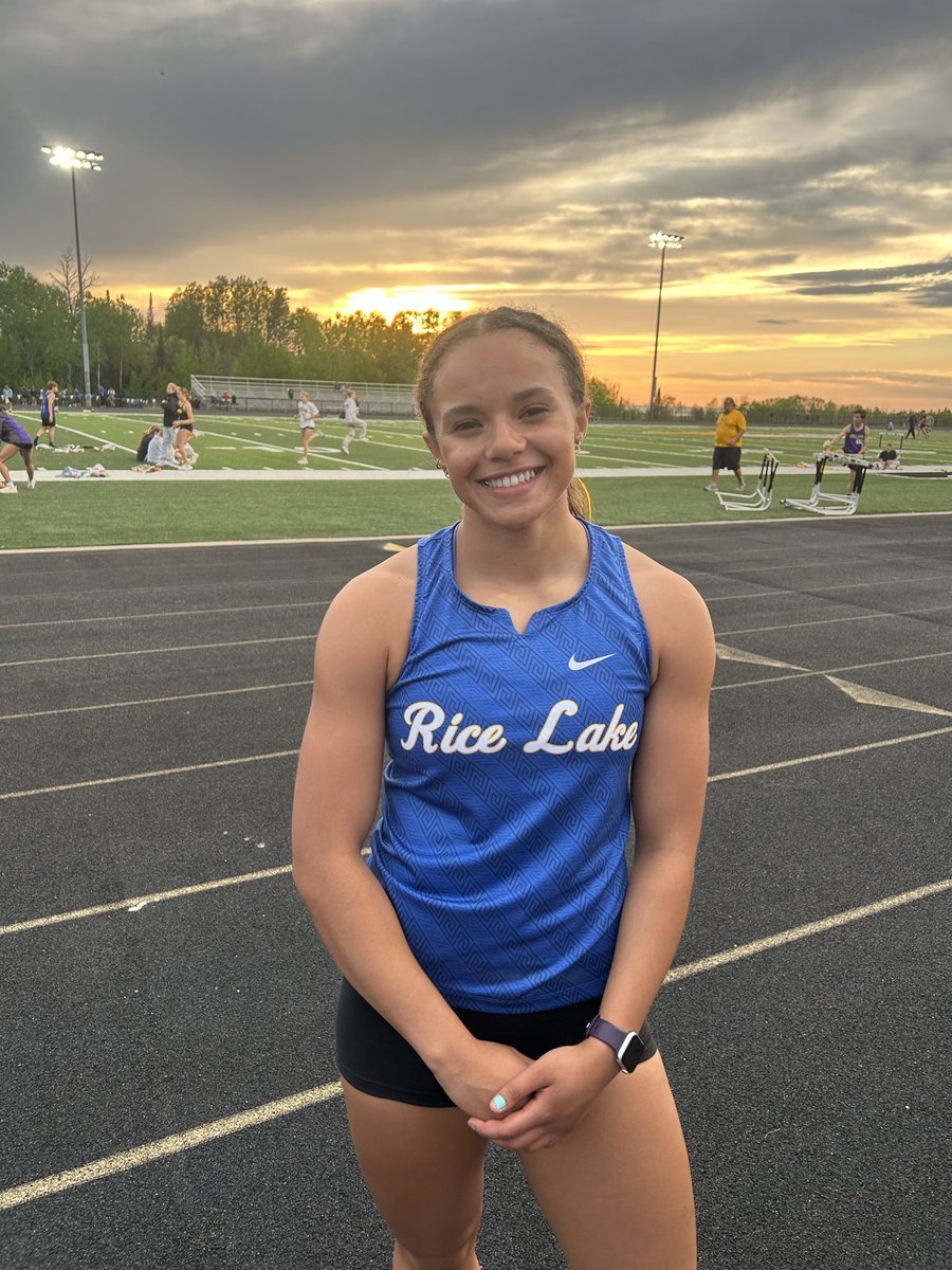 ricelaket_f's tweet photo. 💥Sectionals Bound‼️💥

💙@AddisonSchmidt_ 👉Regional Champion in Shot Put &amp; Discus
💛@safiawinfield 👉2nd in 200m 
💙Jane Foster 👉2nd in 100m Hurdles and 3rd in Pole Vault 
💛Jaida Perry 👉 4th in Shot Put

💪Sectional Meet in Rice Lake on Friday! https://t.co/7u9mY64OHP