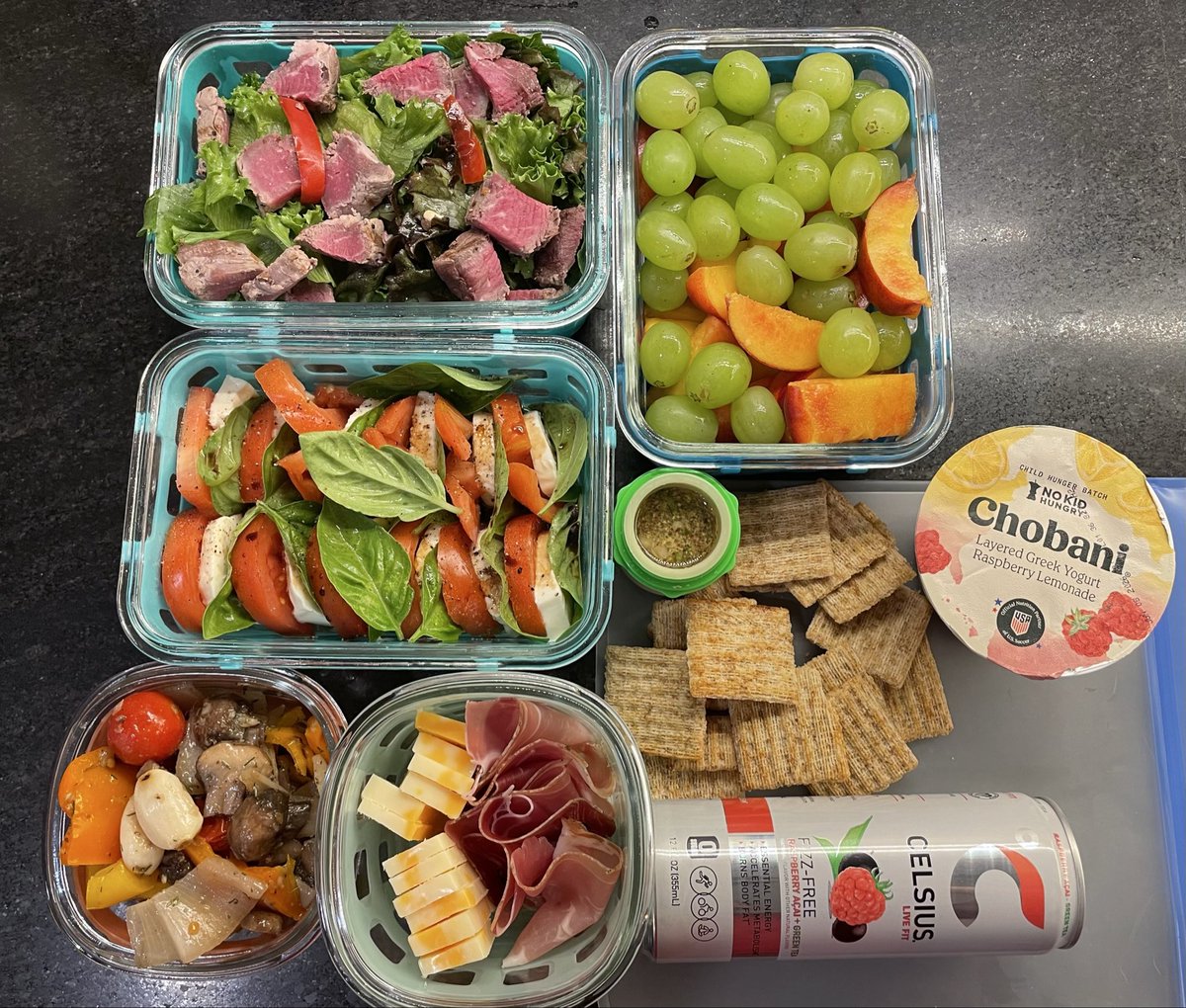 oatsdoc's tweet photo. As an attending FMOB doc, I take 24-hour L&amp;D call once weekly in addition to my normal outpatient clinic.

One thing residency taught me is the importance of the right fuel to get me through long days. Just finished meal-prepping for tomorrow and it was so pretty, I had to share https://t.co/NkDz0zVHlc