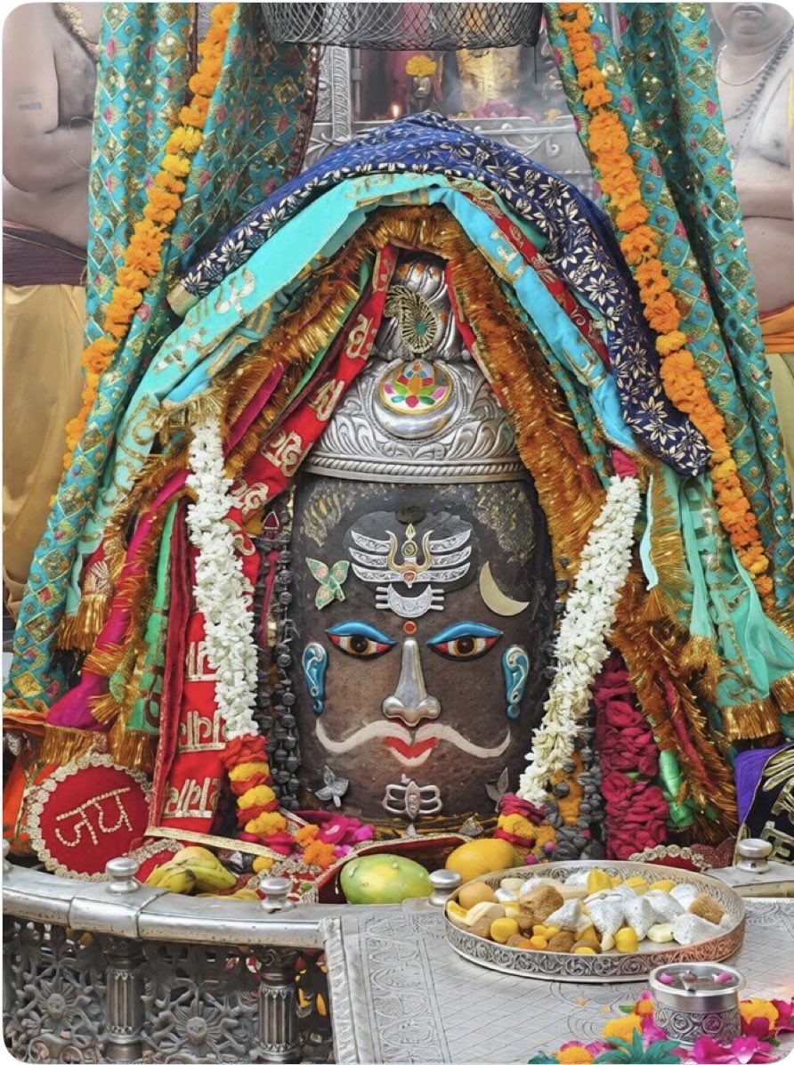 GovindKumar7551's tweet photo. 🌹नमः पार्वती पतये हर हर हर महादेव 🌹🙏श्री शिवाय नमस्तुभ्यम 🙏 https://t.co/0GMoZsXbCA