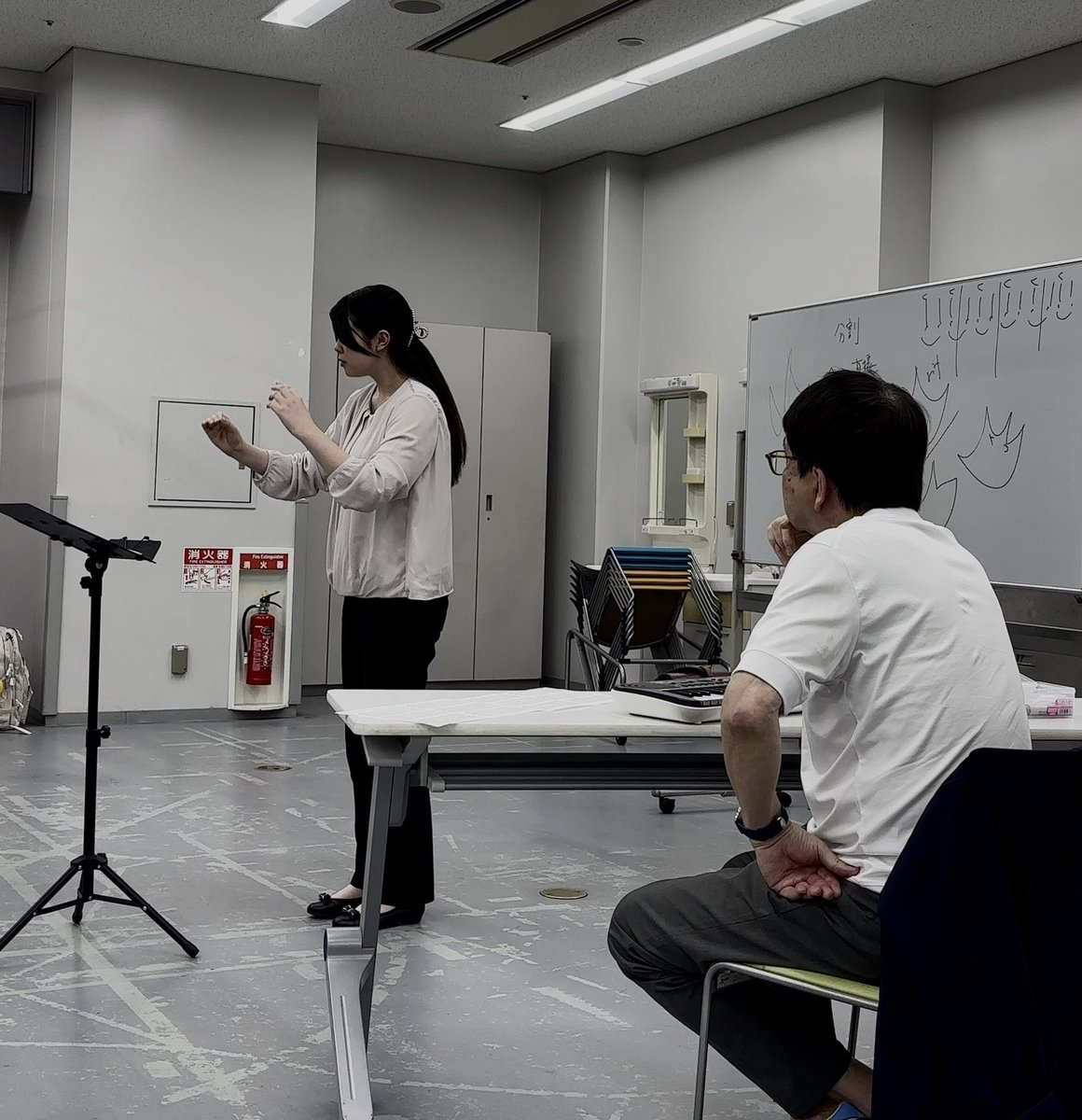 16_labo's tweet photo. なにを美しいと感じるのか。
どんな響きを聴きたいのか。

その人の音楽性は、指揮にも自然と表れてくるものだとレッスンのたびに感じます。

技術を見せるためではなく、
歌い手から自然に音楽が生まれるような指揮を目指して。

今月も新しい仲間に出会えて嬉しいです。
ありがとうございました！ https://t.co/HALCWnAvlc