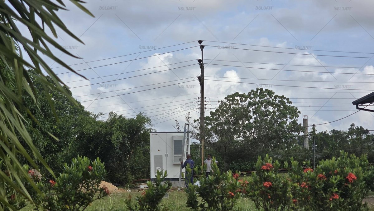 BslbattLitio's tweet photo. Another #BESS project is under construction – this time, it will bring robust power security to Sri Lanka's commercial sector. 🔋
Product Link: https://t.co/eRcmG83gof
#EnergyStorage #CommercialSolarEnergy #BSLBATT #Microgrid #RenewableEnergy #CleanEnergy #LithiumBattery https://t.co/DB3Lcl8ZiS