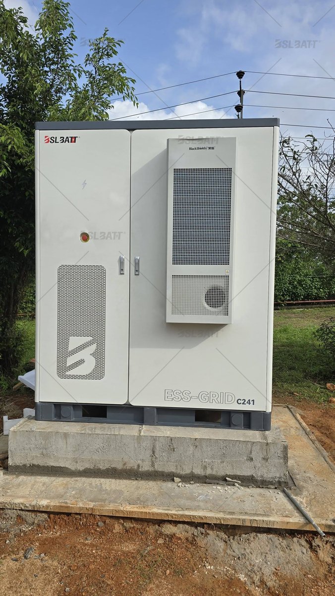 BslbattLitio's tweet photo. Another #BESS project is under construction – this time, it will bring robust power security to Sri Lanka's commercial sector. 🔋
Product Link: https://t.co/eRcmG83gof
#EnergyStorage #CommercialSolarEnergy #BSLBATT #Microgrid #RenewableEnergy #CleanEnergy #LithiumBattery https://t.co/DB3Lcl8ZiS