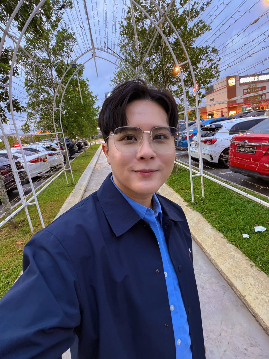 CeddyOrNot's tweet photo. Selamat Hari Raya to my Muslim friends!!! https://t.co/f3nTFdtwav