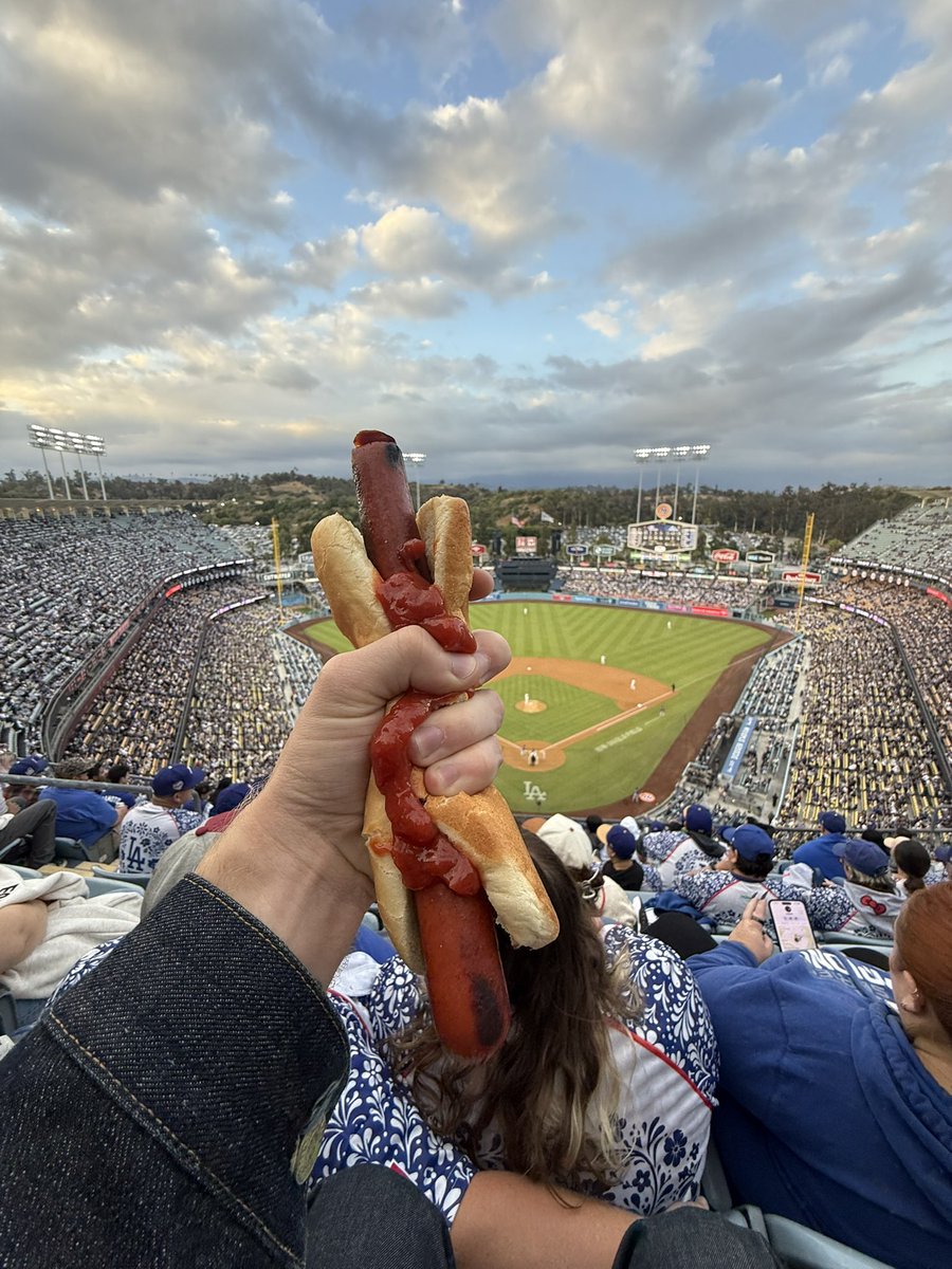 crust_young's tweet photo. #Dodgers  vs #Rockies 
Dodger Stadium
5/26/26

Hot Dog Rating: 🌭🌭 https://t.co/JFyIawVSlW