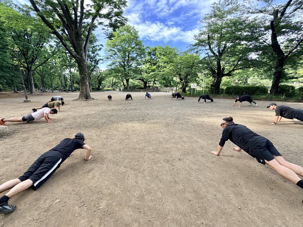 kichifan's tweet photo. 井の頭公園で無料の朝活フィットネス【吉祥寺モーニングフィット】毎週土日の朝6:30から45分。「朝から身体を動かして、1日を前向きにスタートする」がテーマ。土曜はジョギング、HIIT、坂道、階段、HYROX風メニュー等、日曜は西園でスパルタン風メニューをこなす。年齢も性別もバラバラで、1人参加が https://t.co/yCLgf4of0d