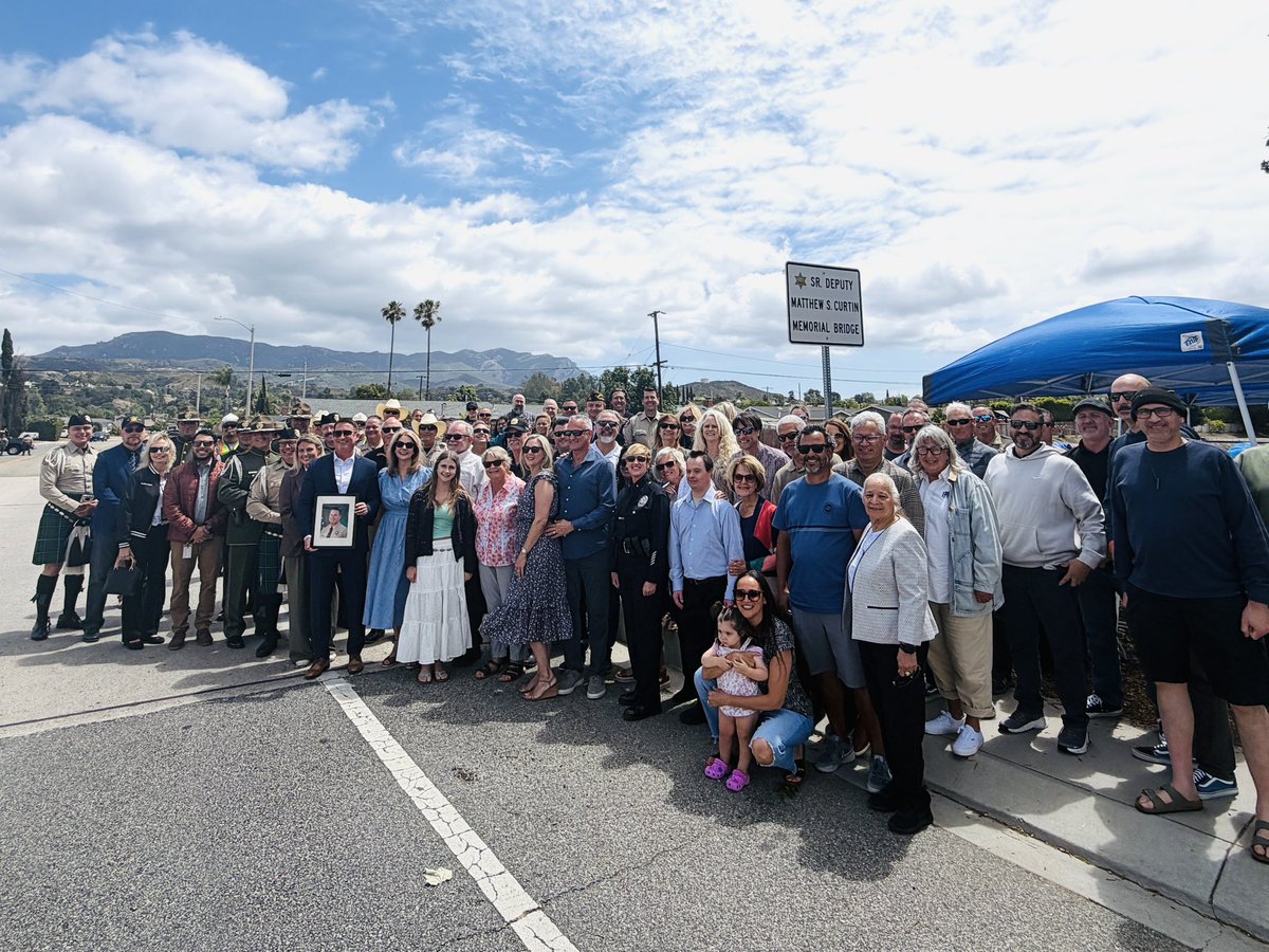 vcd2sup's tweet photo. Today, we honored Senior Deputy Sheriff Matthew Stephen Curtin by dedicating the Wendy Drive bridge in his memory.

For 19 years, Matt served Ventura County with courage, integrity, and dedication. This bridge will stand as a lasting tribute to his service and sacrifice.

We will never forget him.