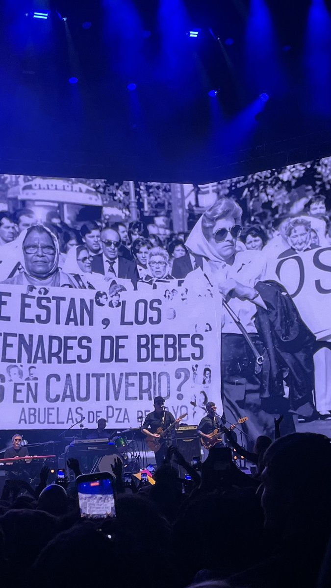 Antograndi's tweet photo. Siempre Andrelo ! Arriba salmones. https://t.co/DlLBU3Gvhd
