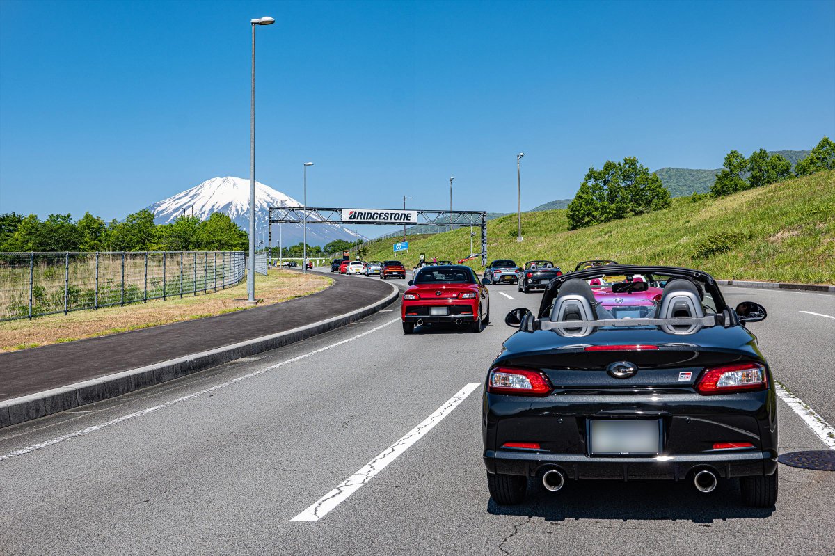 laserpapa's tweet photo. 2026/5/16
#KeepItOPEN
#富士スピードウェイ に1000台のコペンが集合!
#LUMIX で #車写活 😊
#LUMIXS1RM2 #LUMIXS24105 https://t.co/K1HB2PeTBt