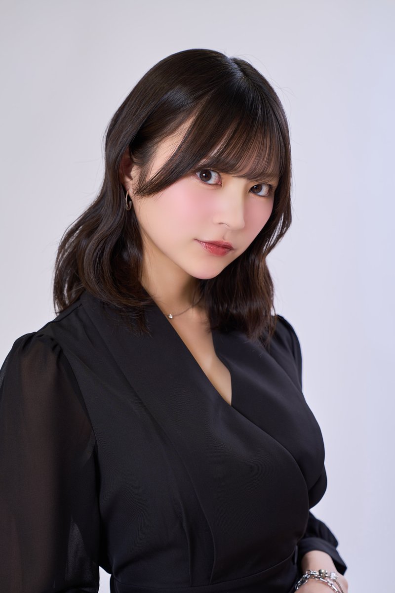 usa_usa0427's tweet photo. 黒もいいー？🖤新入社員できたらどう？新社会人！ https://t.co/THr8JimiEH