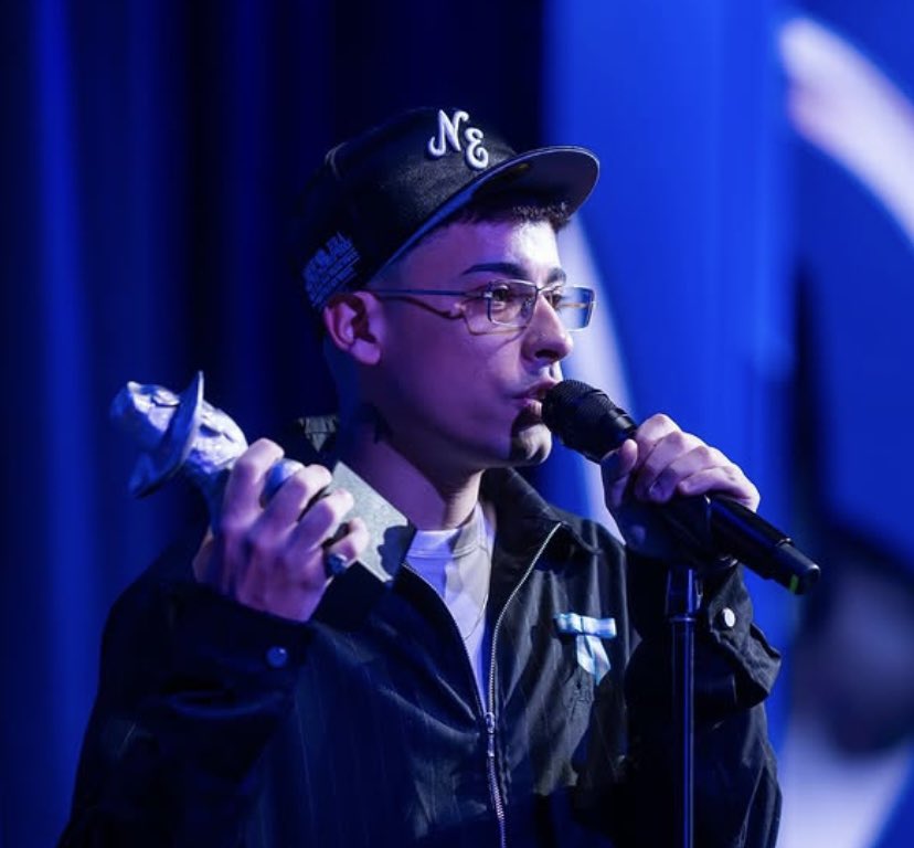 nocaptrueno's tweet photo. Trueno ganó 2 Premios Gardel 2026:

— Mejor álbum en vivo “Trueno - Red bull symphonic” 
— Mejor álbum Hip Hop / Rap “EUB Deluxe”

Obtiene 12 Premios Gardel incluido un Gardel de Oro en 2023. https://t.co/y27jVSxbAC