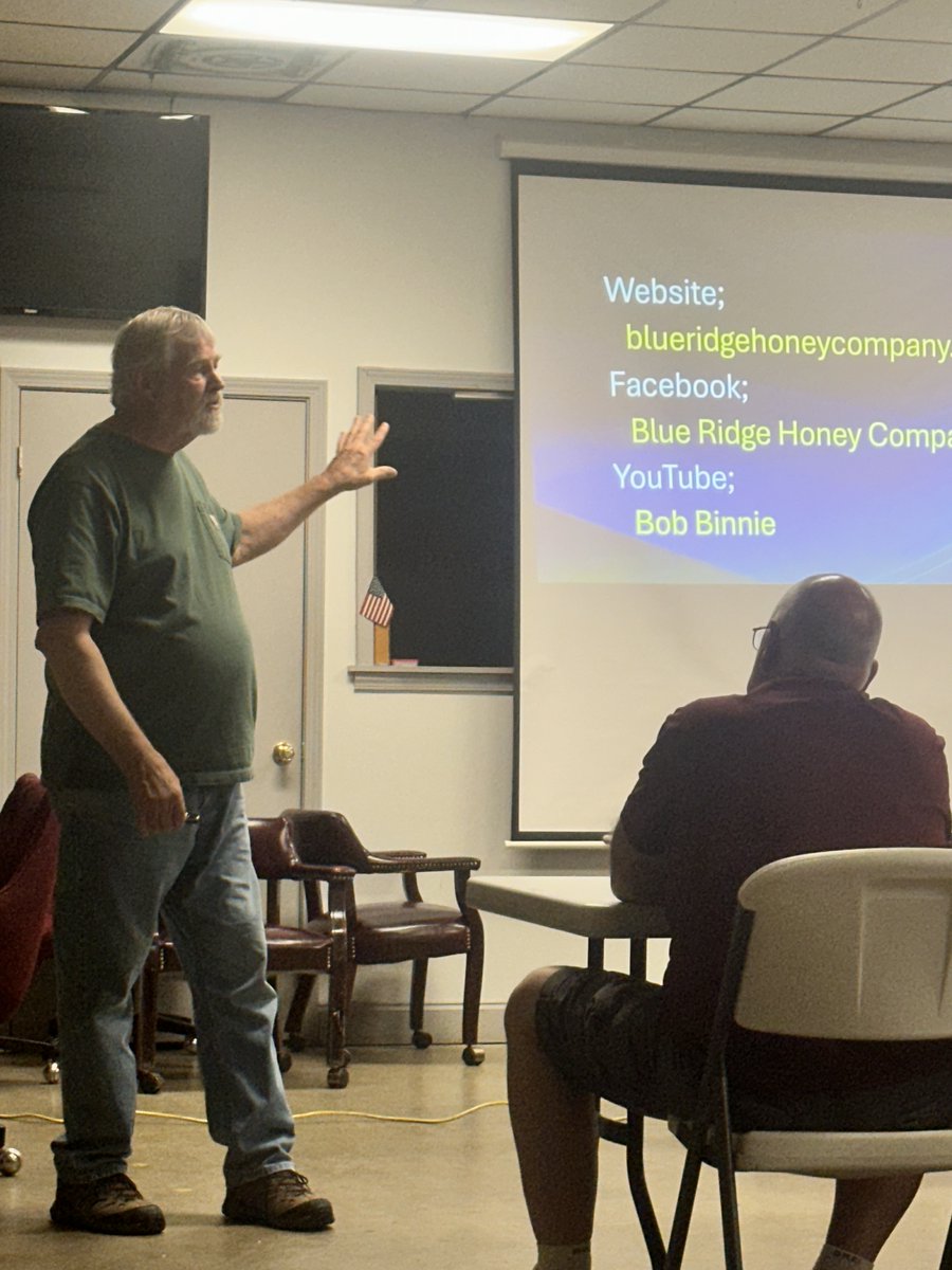 SoloApiary's tweet photo. Last week, meeting Mr Bob Binnie of Blueridge Honey Company was amazing as guest speaker at West Georgia Beekeepers Association Monthly meeting #soloapiary #Bobbinnie https://t.co/luAW1jNVZf